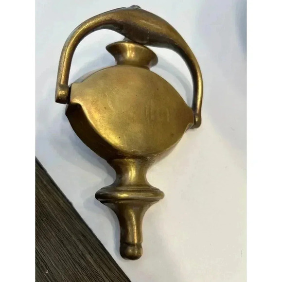 Vintage Brass door knocker engraved "Taylor" 7" tall 4" wide - Picture 4 of 5
